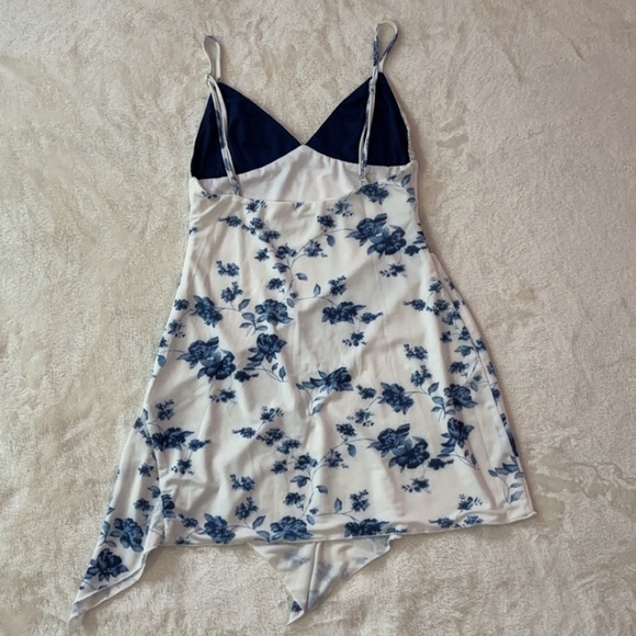 NWOT White Fox Boutique Floral & Lace Asymmetric Dress - Picture 8 of 11